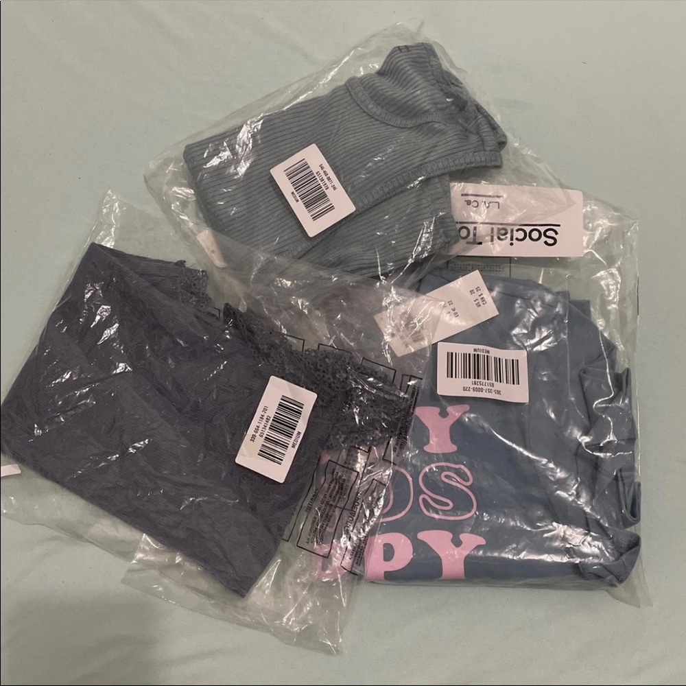 Hollister Bundle